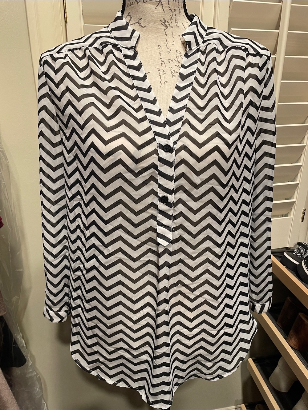 TACIRA Black & White Chevron Sheer Blouse – Size Medium